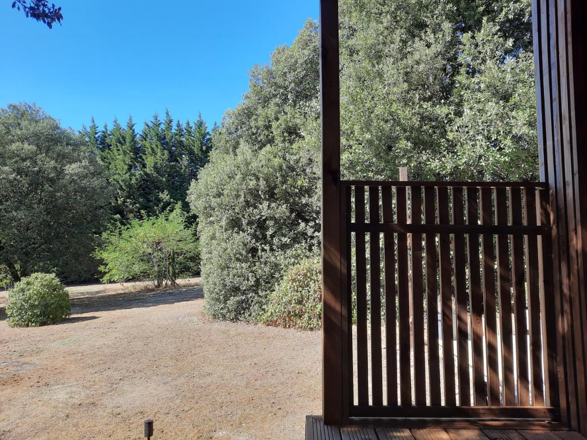 Le Lodge Des Chenes Brousses-et-Villaret Exterior foto