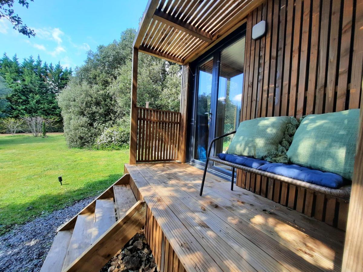 Le Lodge Des Chenes Brousses-et-Villaret Exterior foto